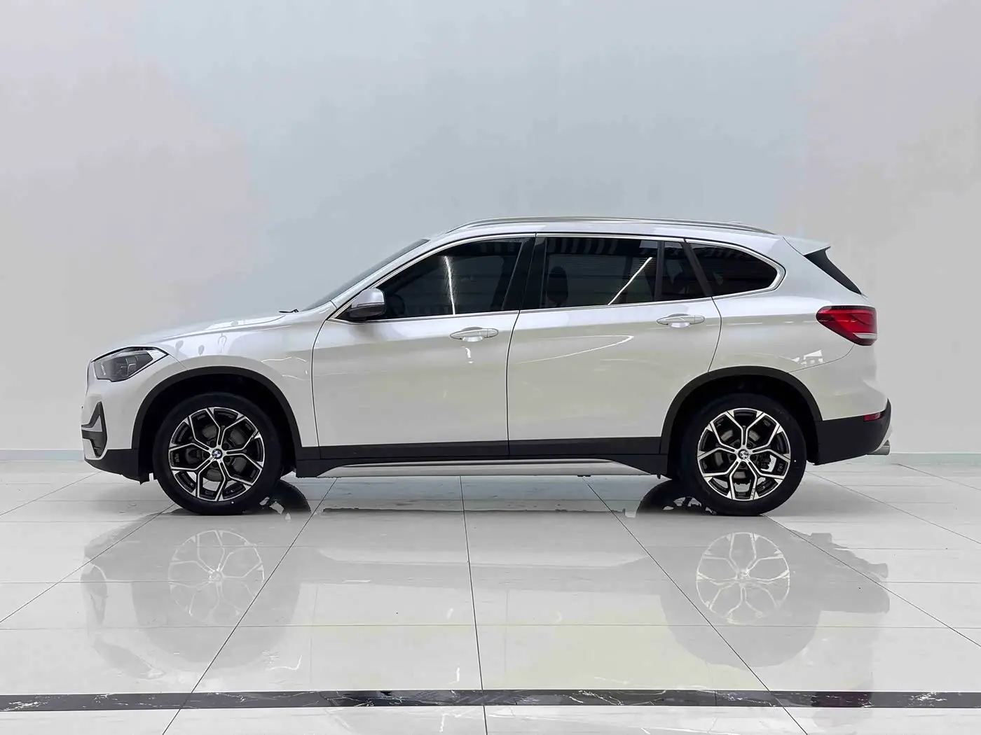 BMW X1 2023 — Şəkil 6/9