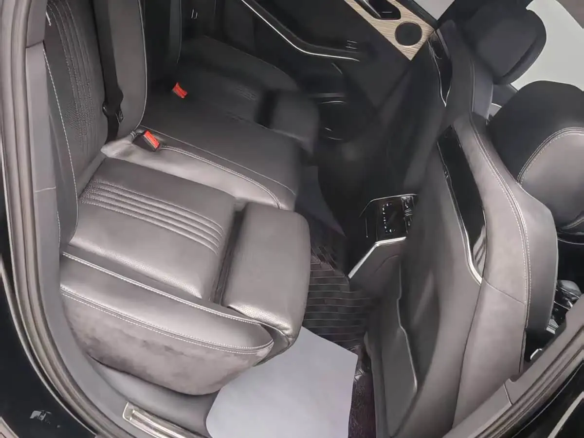 Hongqi H9 2023 — Şəkil 13/19