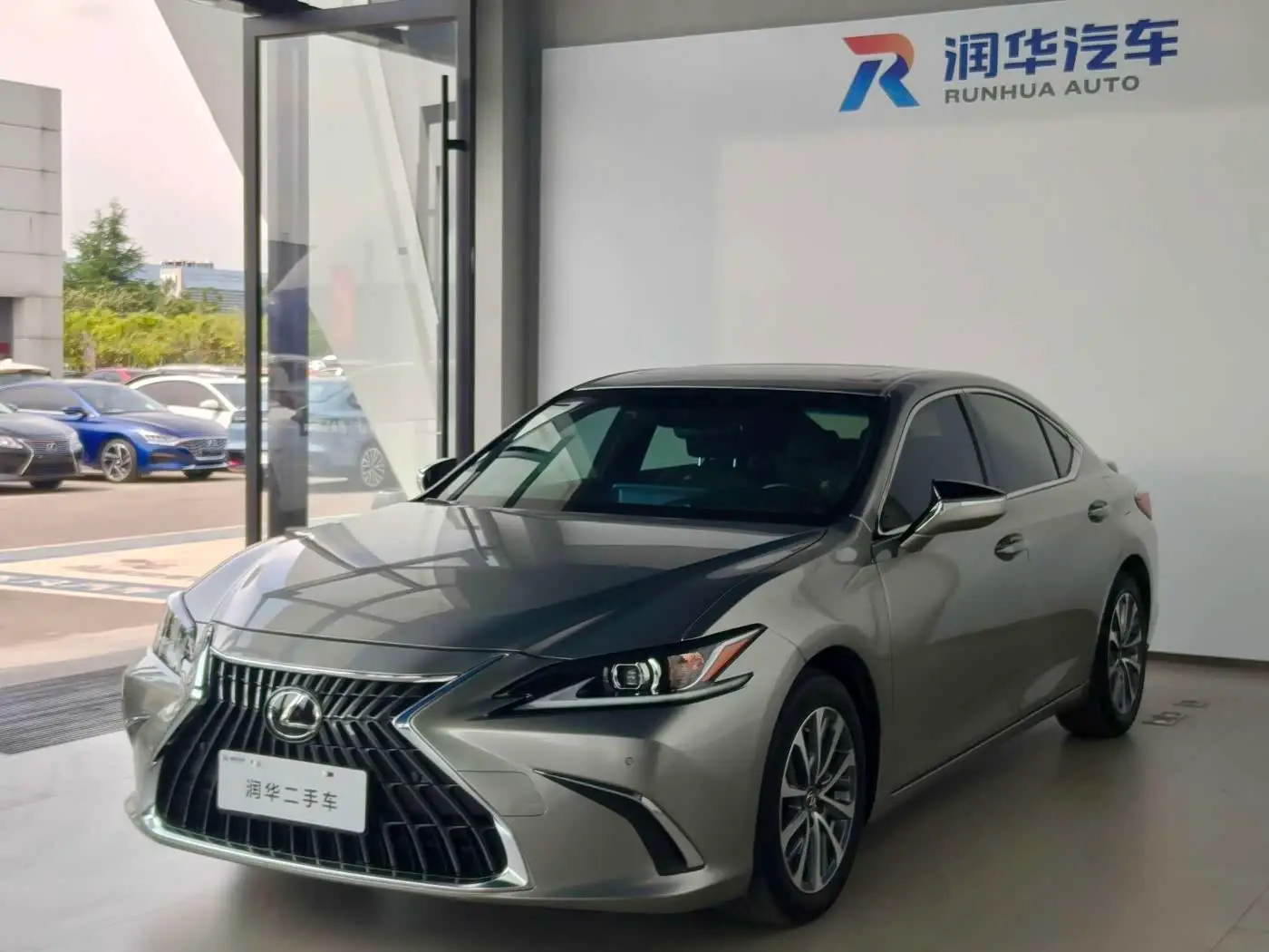 Lexus ES, 2023