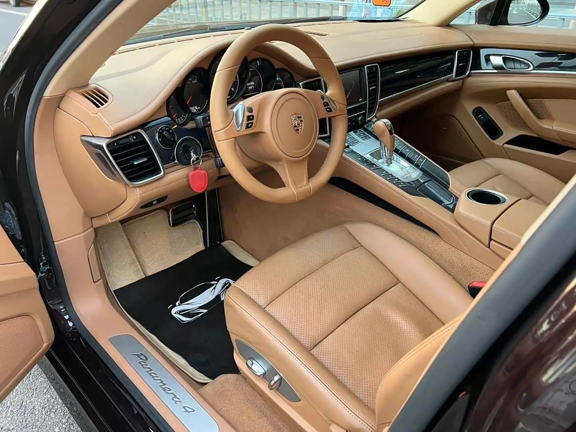 Porsche Panamera 2012 — Photo 9/18