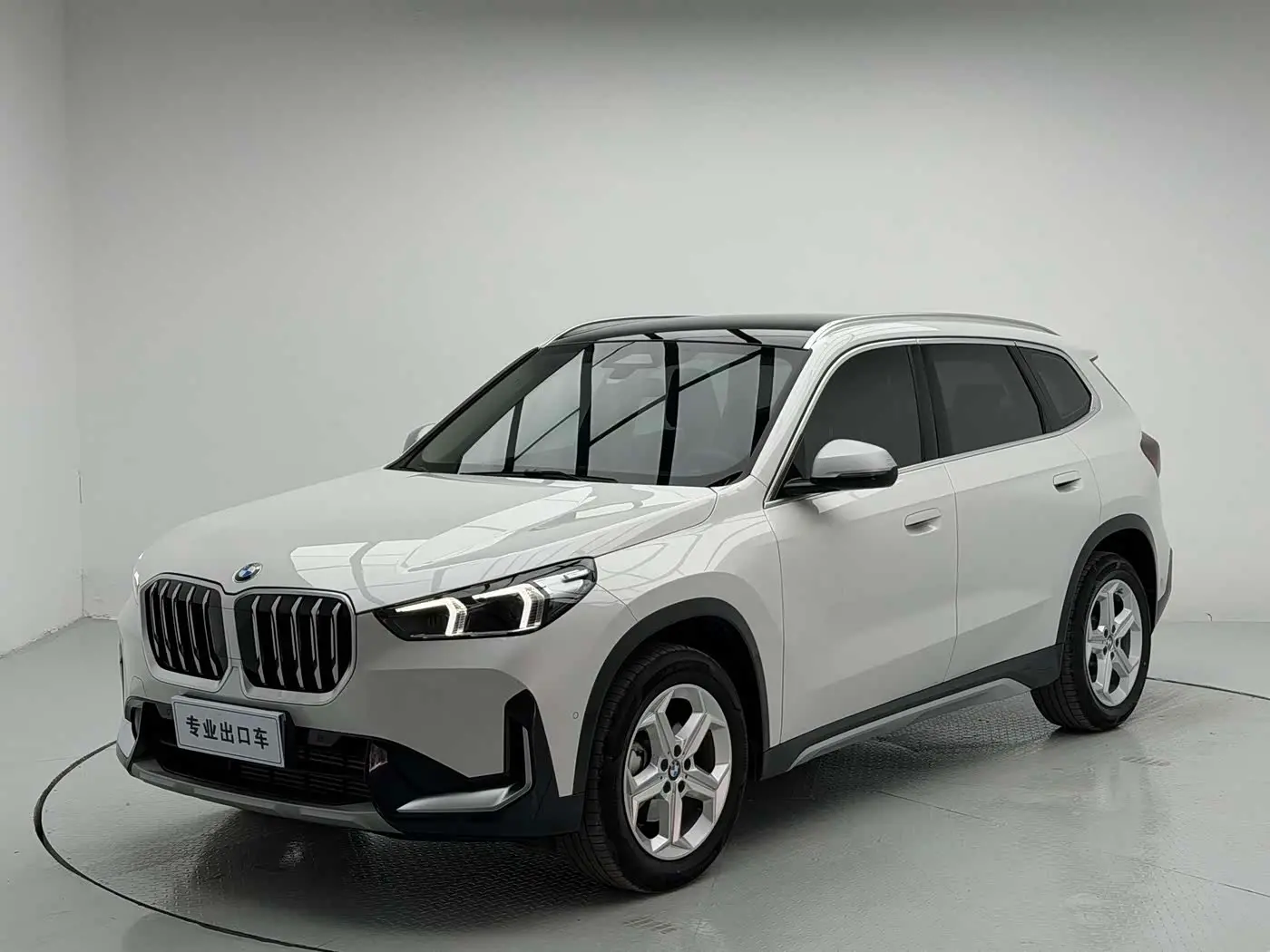BMW X1 2023 — Фото 1/19