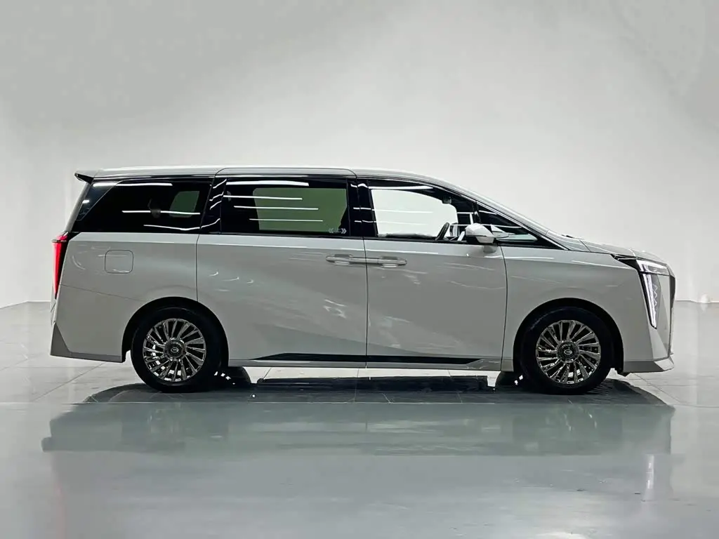 GAC Trumpchi Trumpchi M8 2024 — Photo 7/20