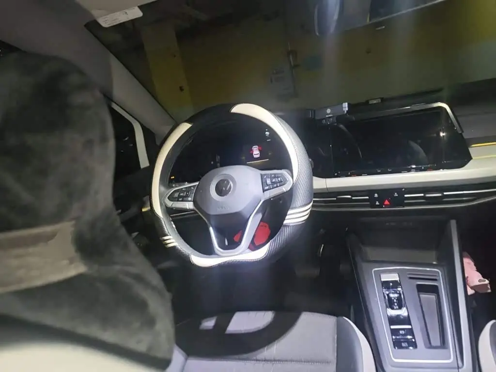 Volkswagen Golf 2022 — Şəkil 11/20