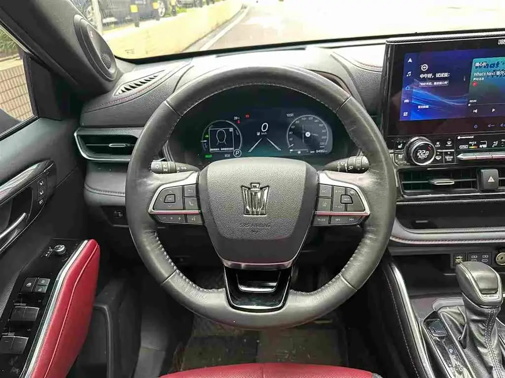 Toyota Crown Kluger 2023 — Photo 6/10