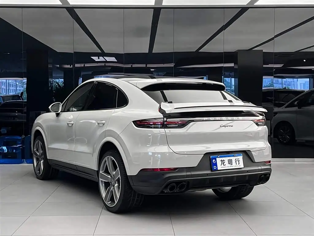 Porsche Cayenne 2022 — Photo 4/16