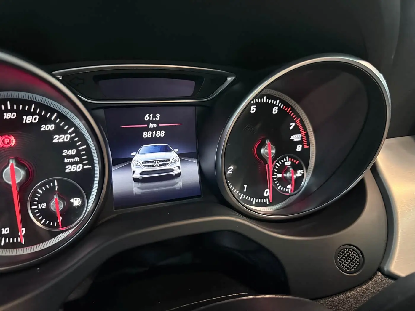 Mercedes-Benz CLA 2019 — Фото 10/20