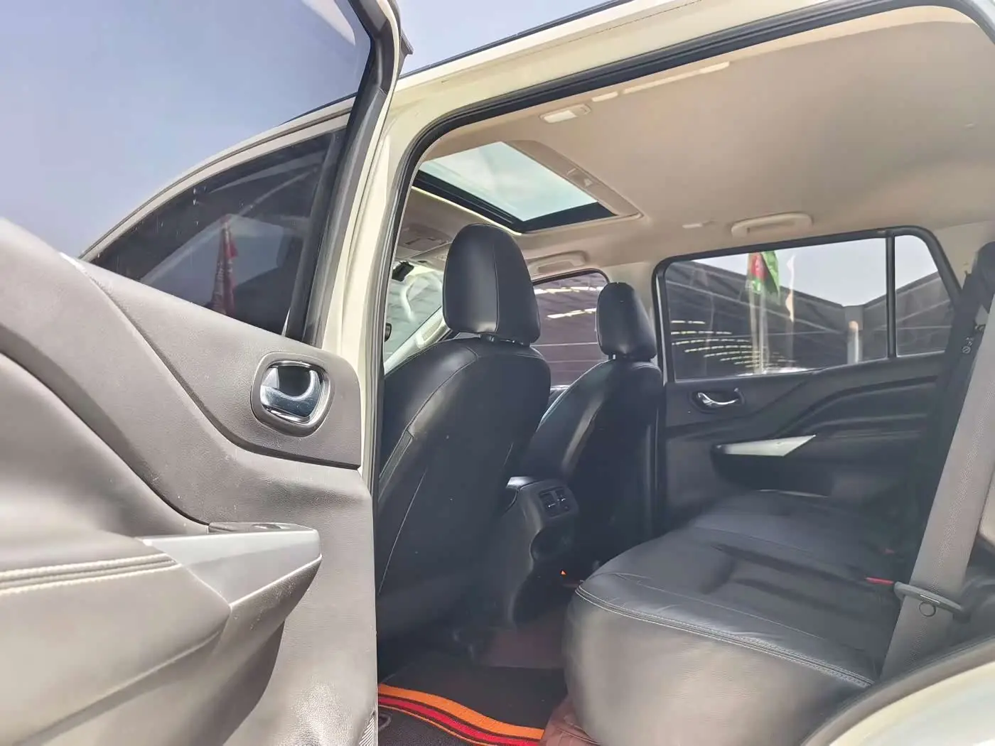 Nissan Terra 2019 — Photo 9/10