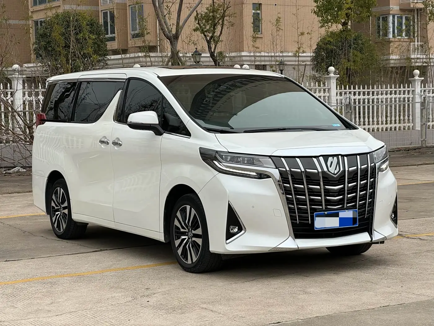 Toyota Alphard 2022 — Şəkil 3/9
