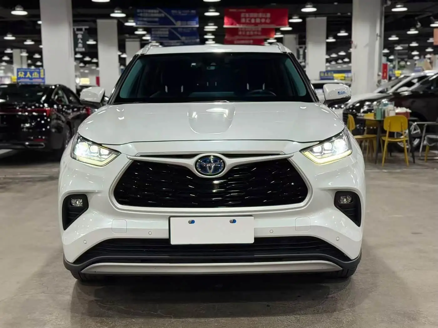 Toyota Highlander 2023 — Şəkil 1/9