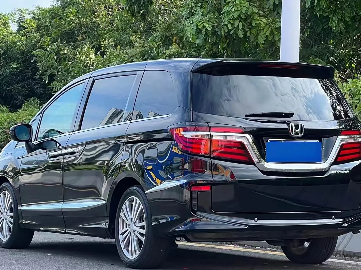 Honda Elysion 2017 — Şəkil 8/9