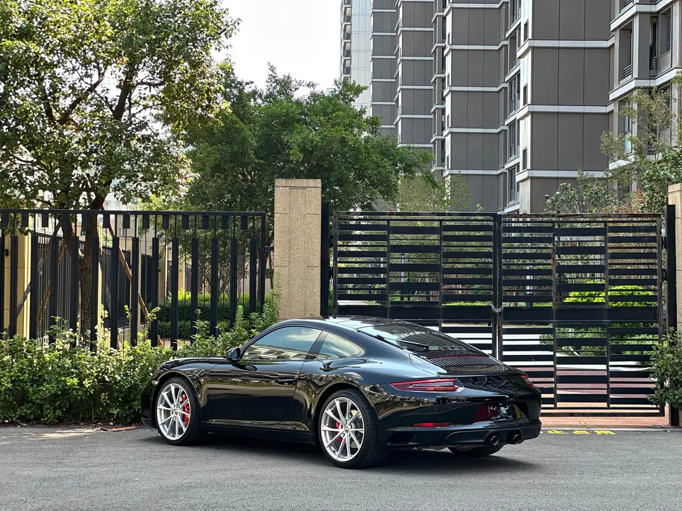 Porsche 911 2019 — Photo 6/16