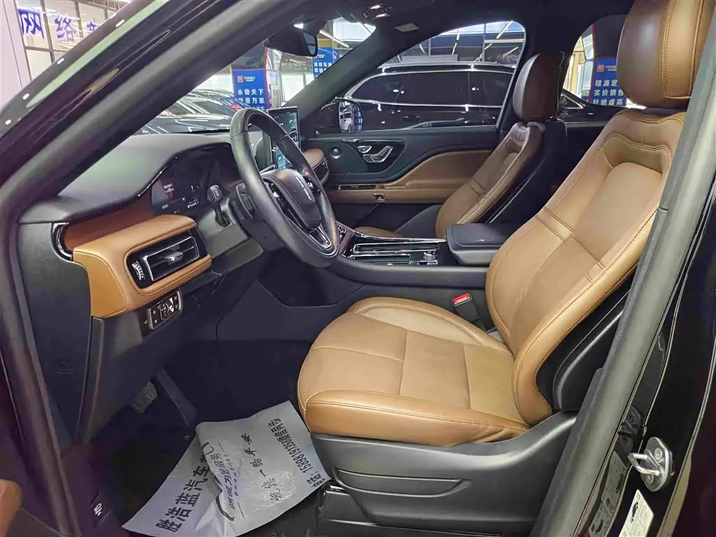 Lincoln Aviator 2024 — Photo 8/17