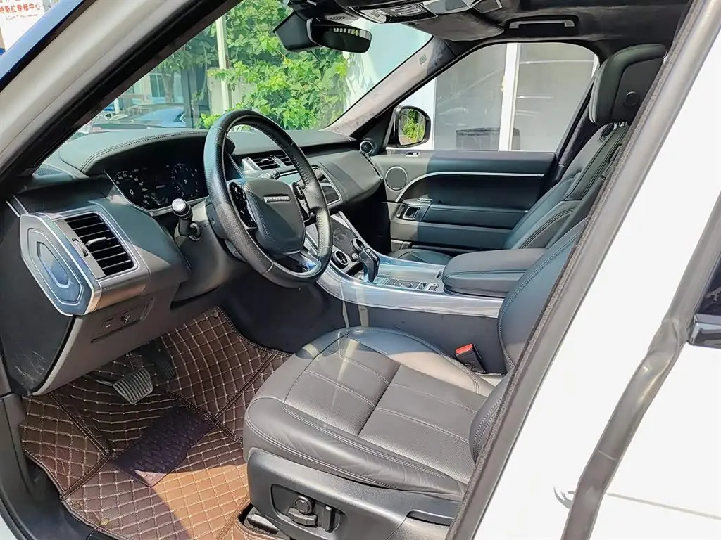 Land Rover Range Rover Sport 2019 — Photo 7/11