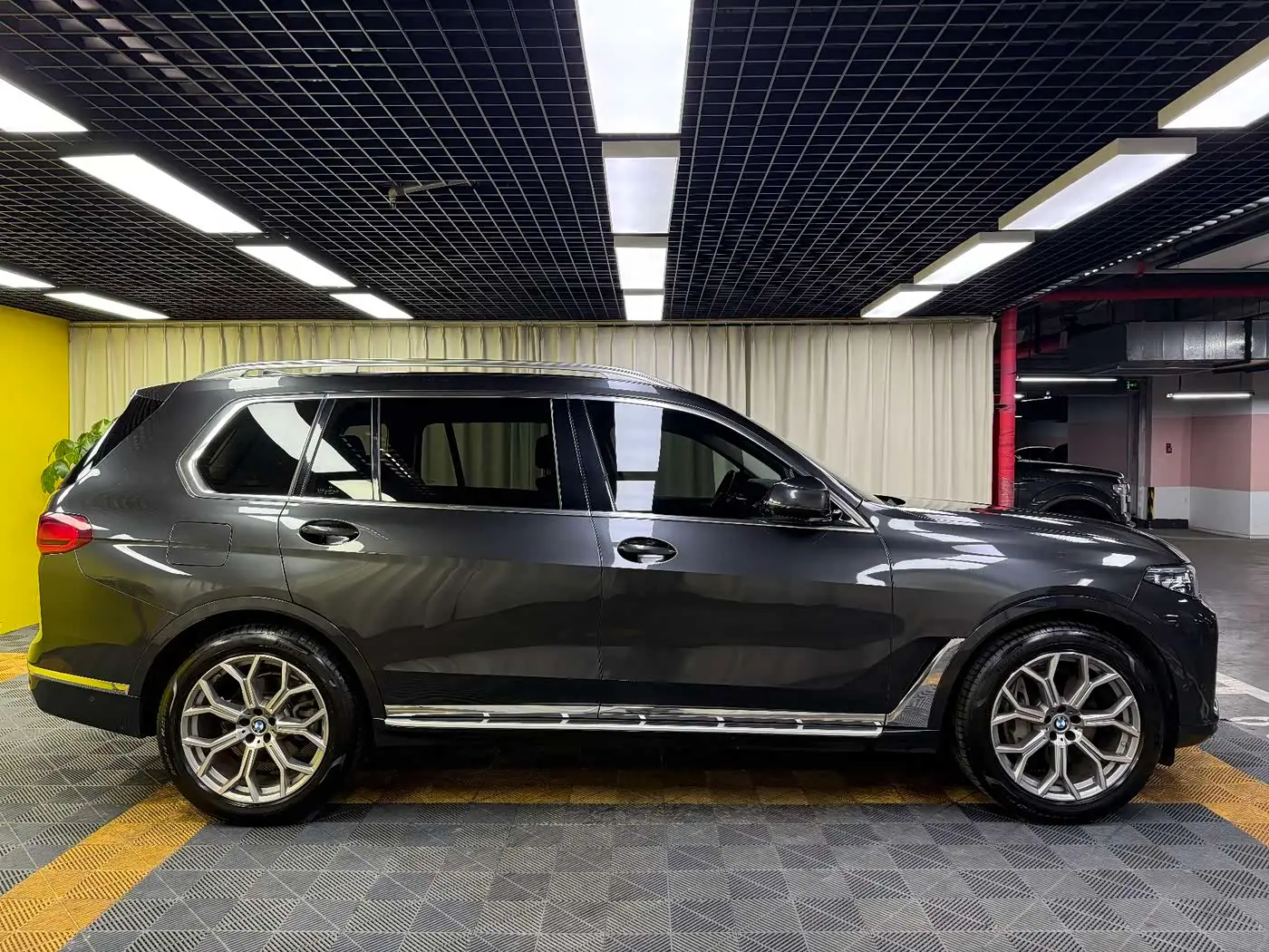 BMW X7 2020 — Photo 15/20