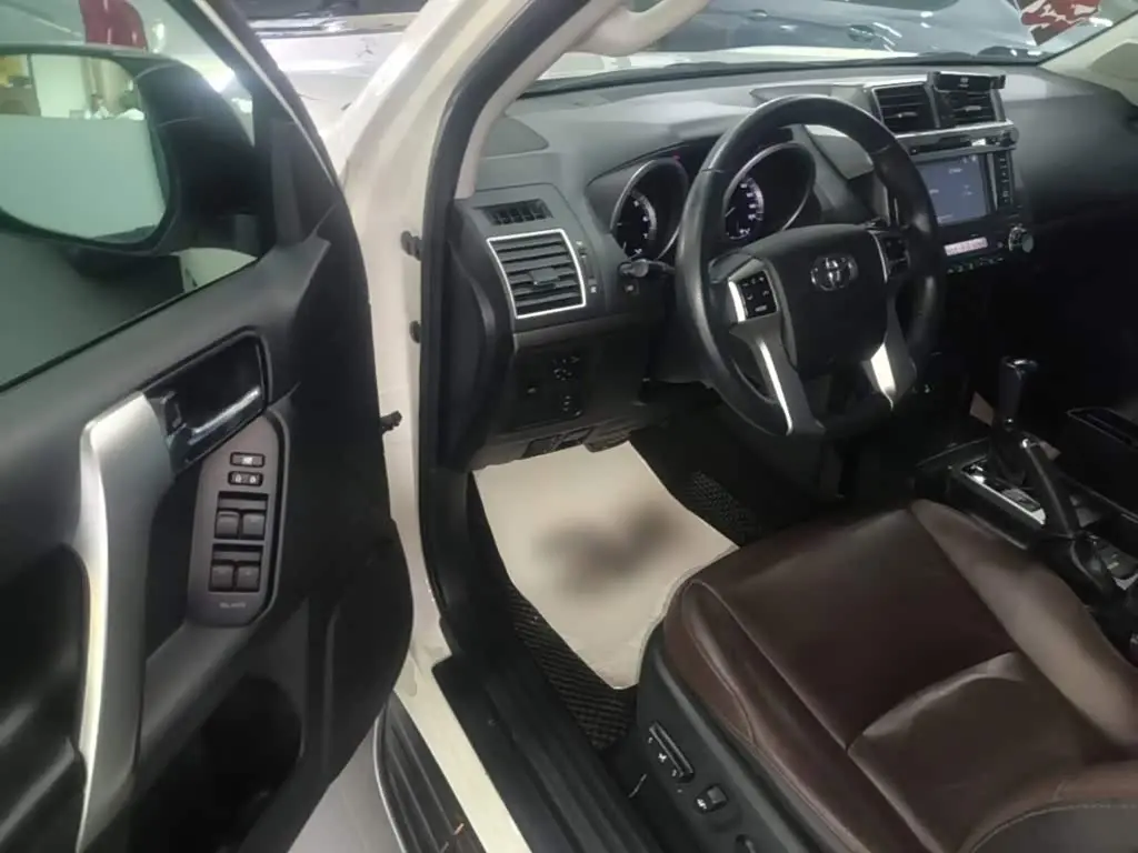 Toyota Prado 2017 — Photo 16/20