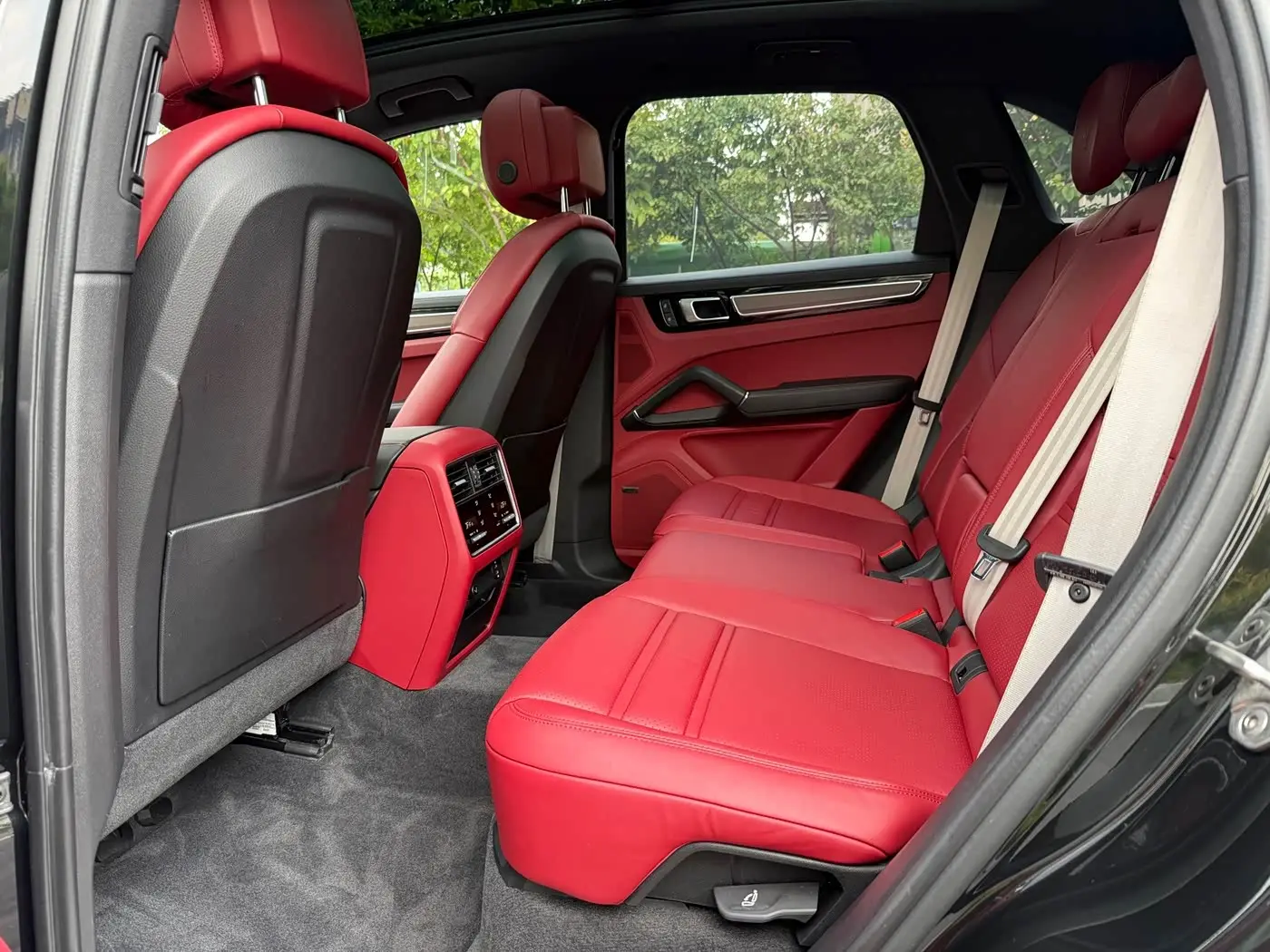 Porsche Cayenne 2023 — Photo 10/20