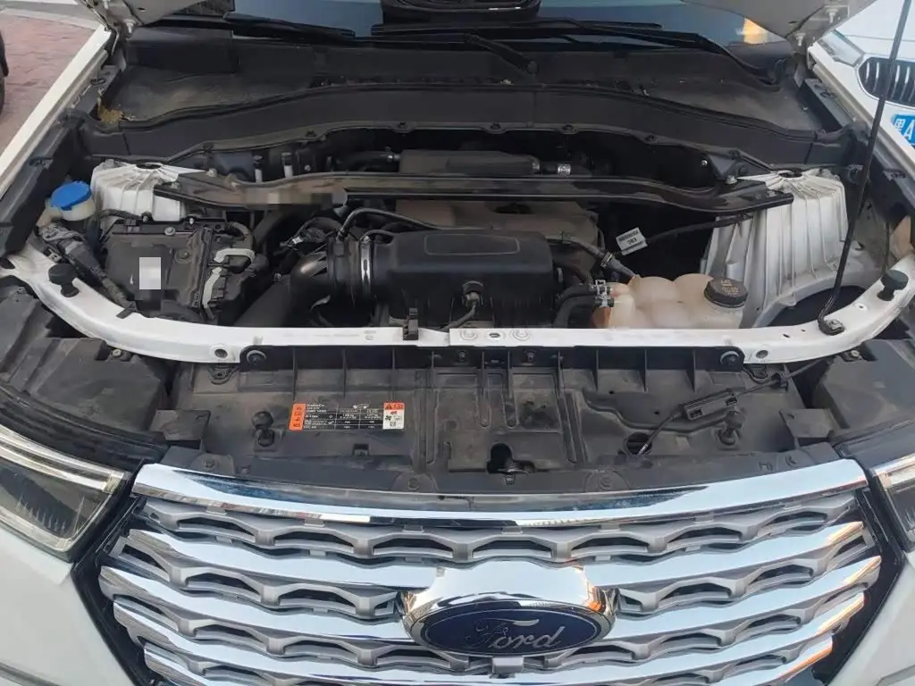 Ford Explorer 2021 — Photo 11/20