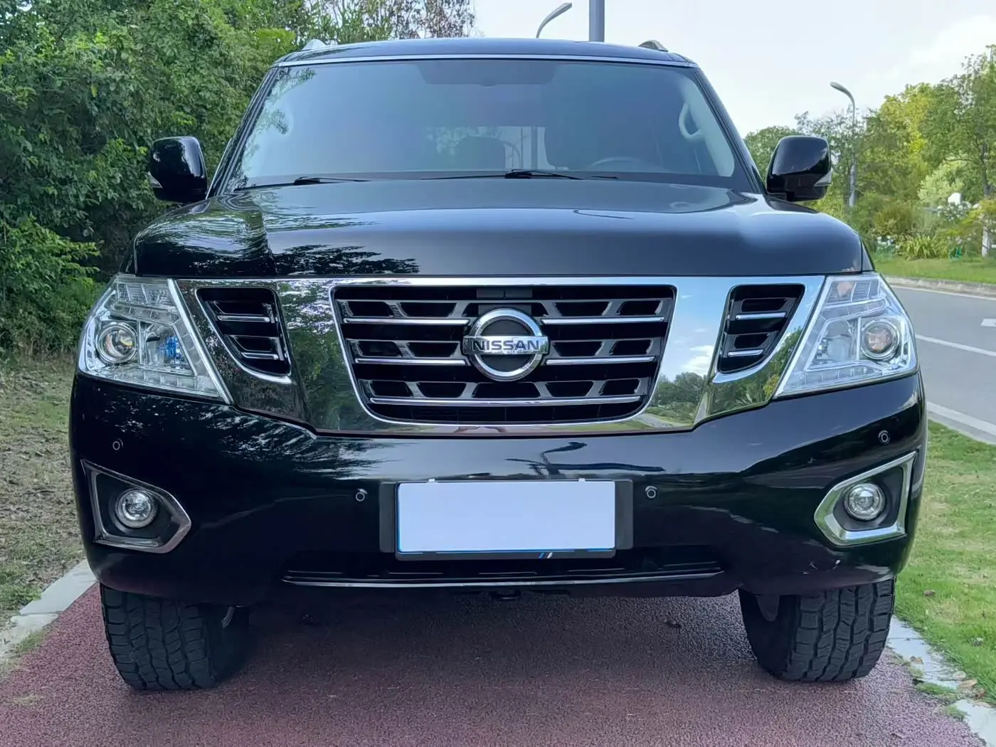 Nissan Patrol 2019 — Photo 2/9