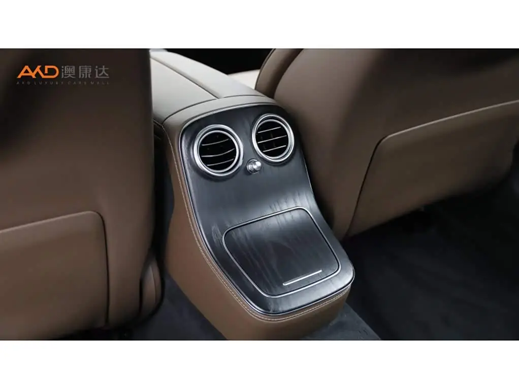 Mercedes-Benz E-Class 2022 — Photo 9/10