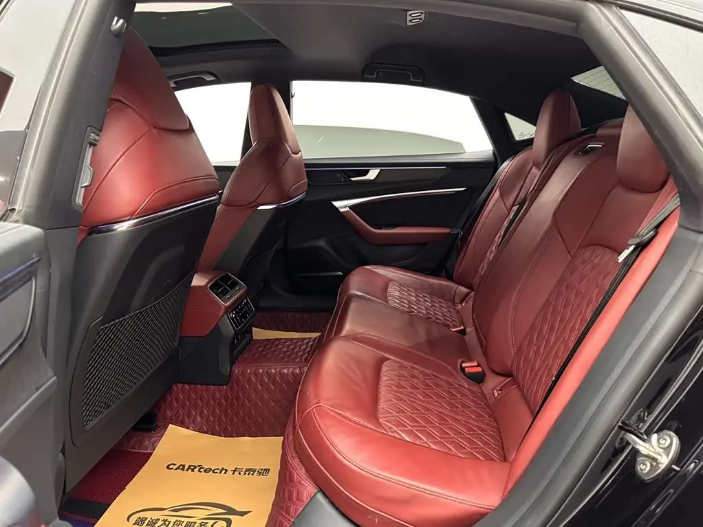 Audi A7L 2023 — Photo 9/17