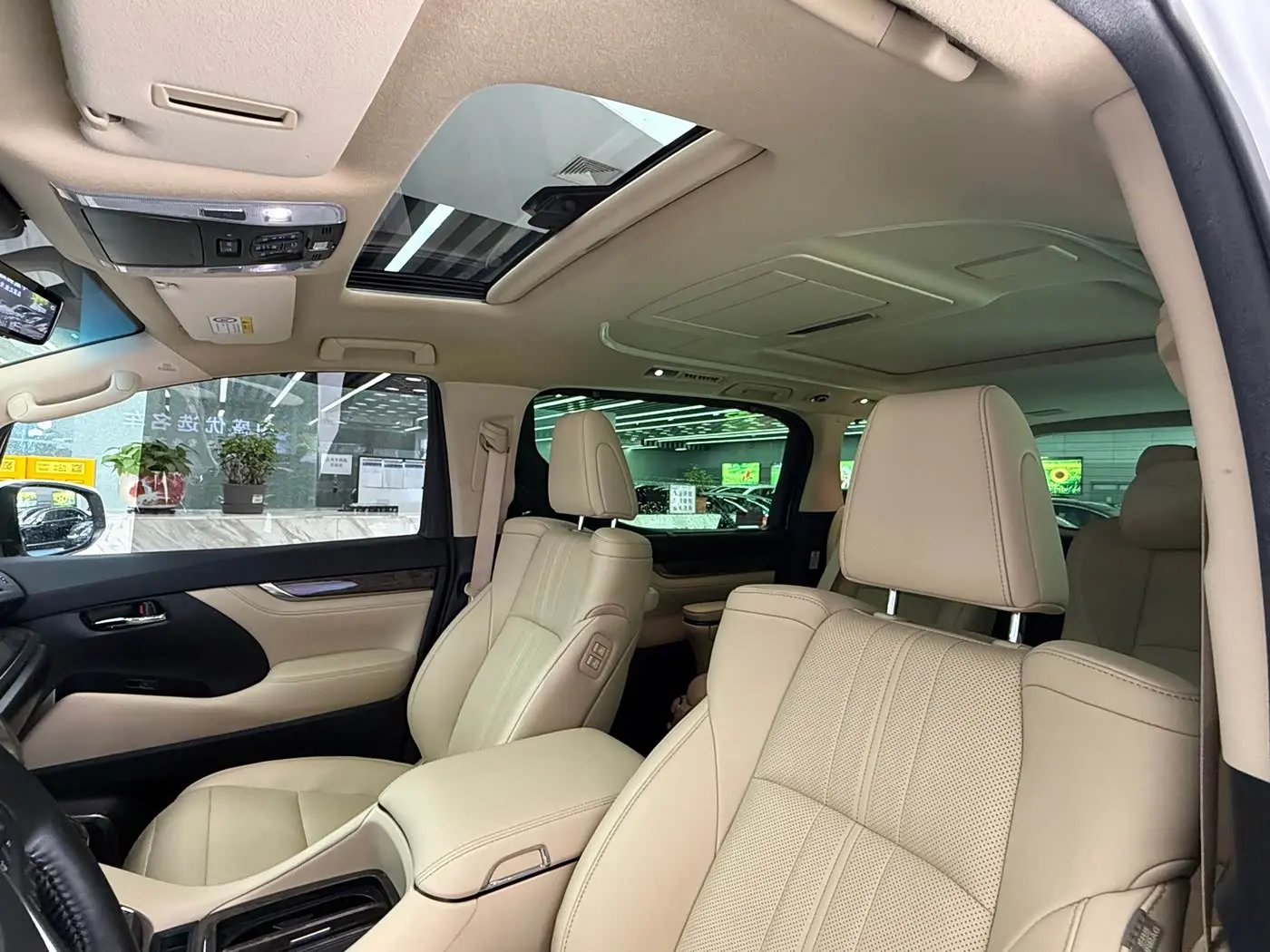 Toyota Alphard 2022 — Şəkil 15/20