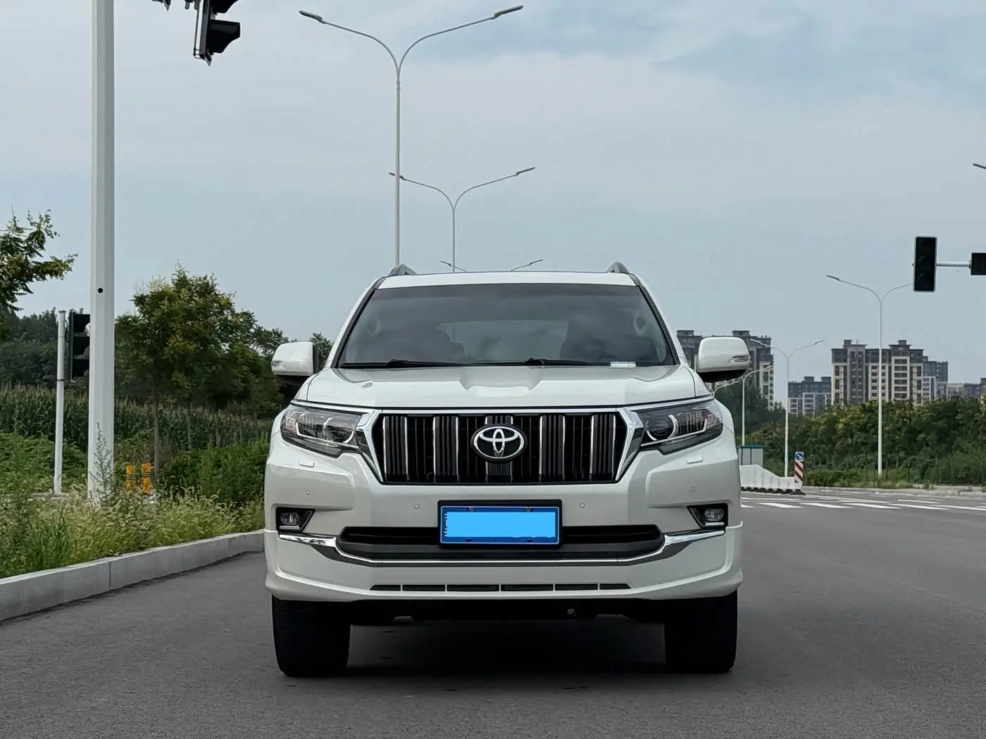 Toyota Prado 2019 — Photo 2/10