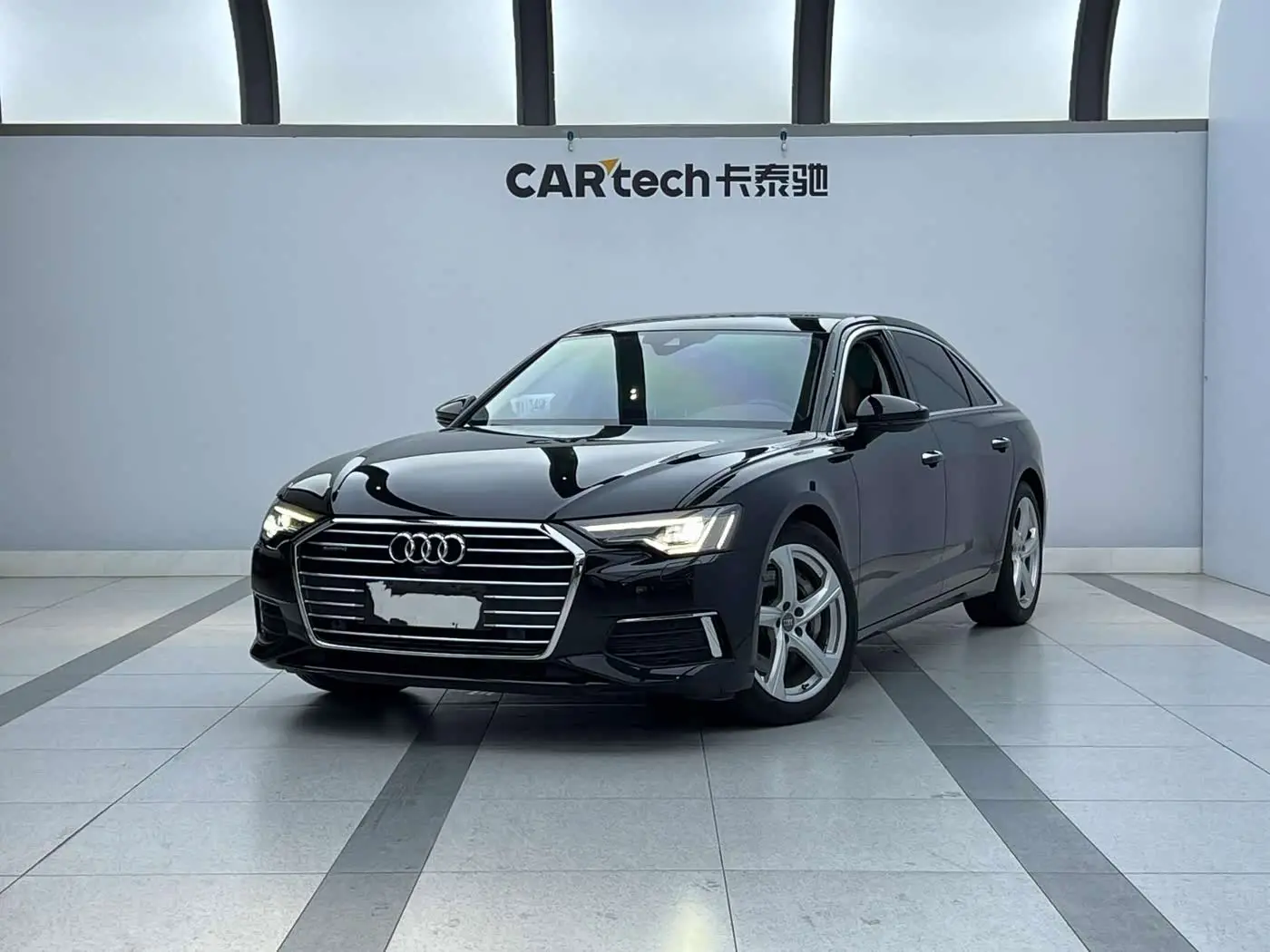 Audi A6L 2019 — Photo 1/9