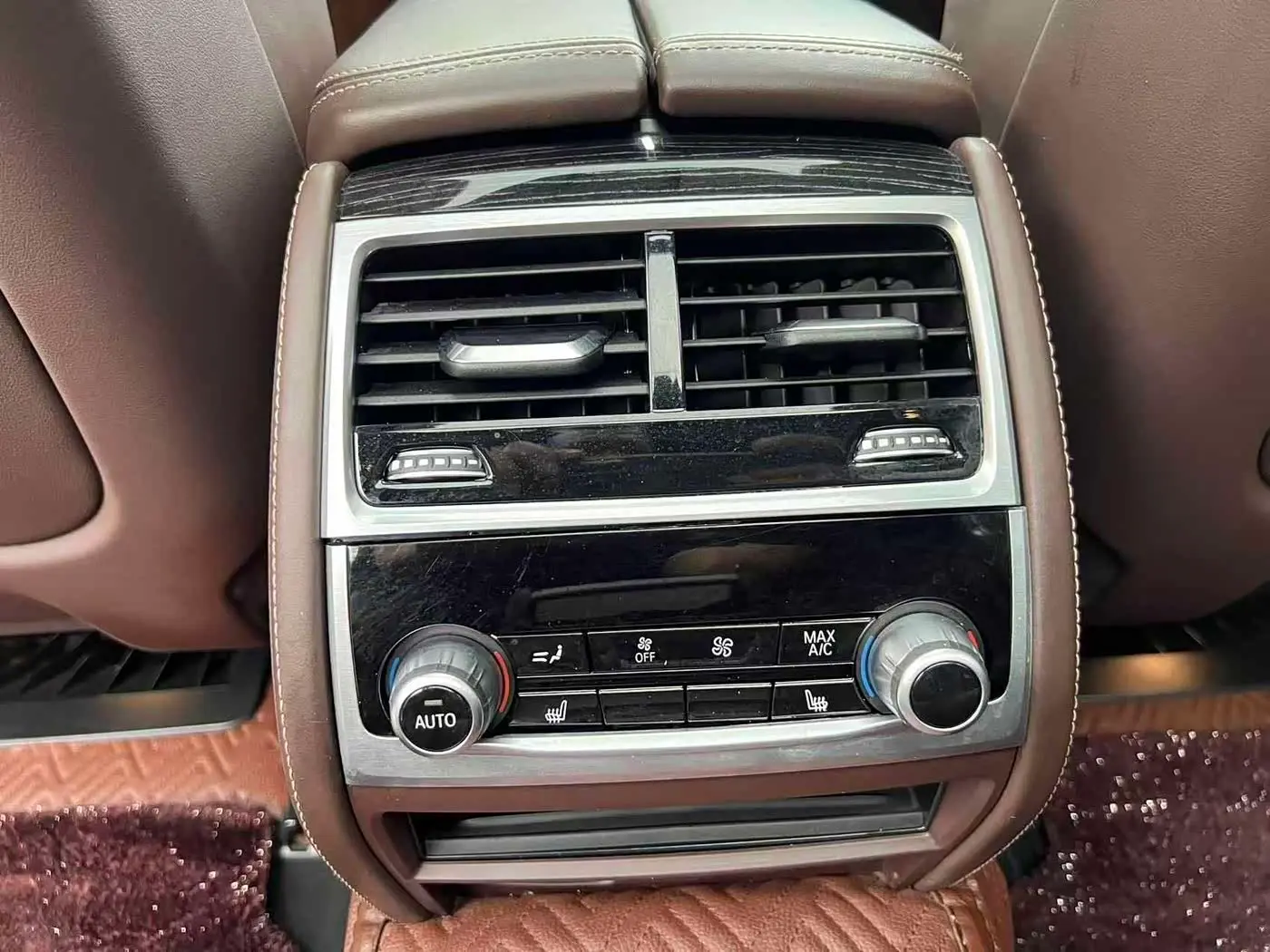 BMW 7 Series 2021 — Photo 14/18