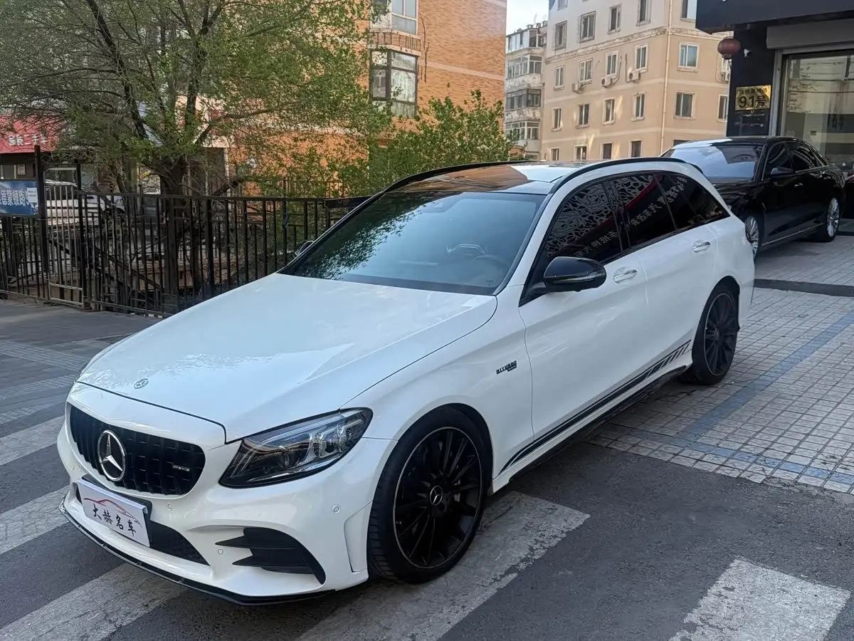Mercedes-Benz C-Class AMG 2019 — Photo 1/12