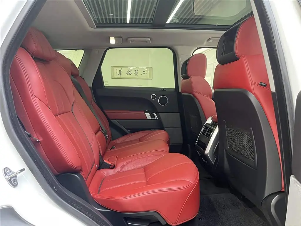 Land Rover Range Rover Sport 2017 — Photo 15/19