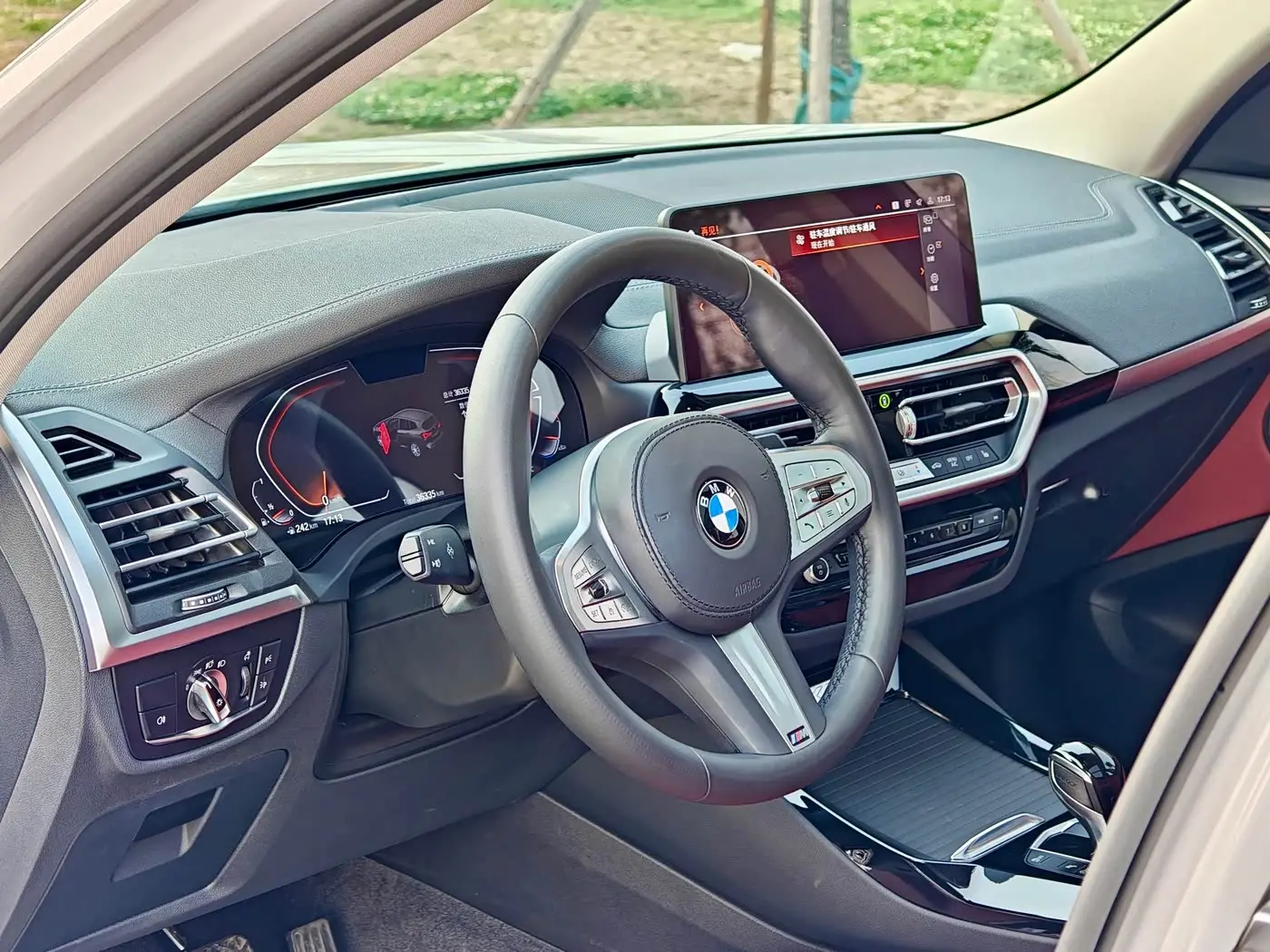 BMW X3 2024 — Photo 9/19