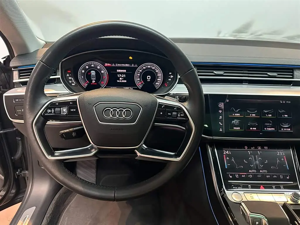 Audi A8 2020 — Фото 11/20