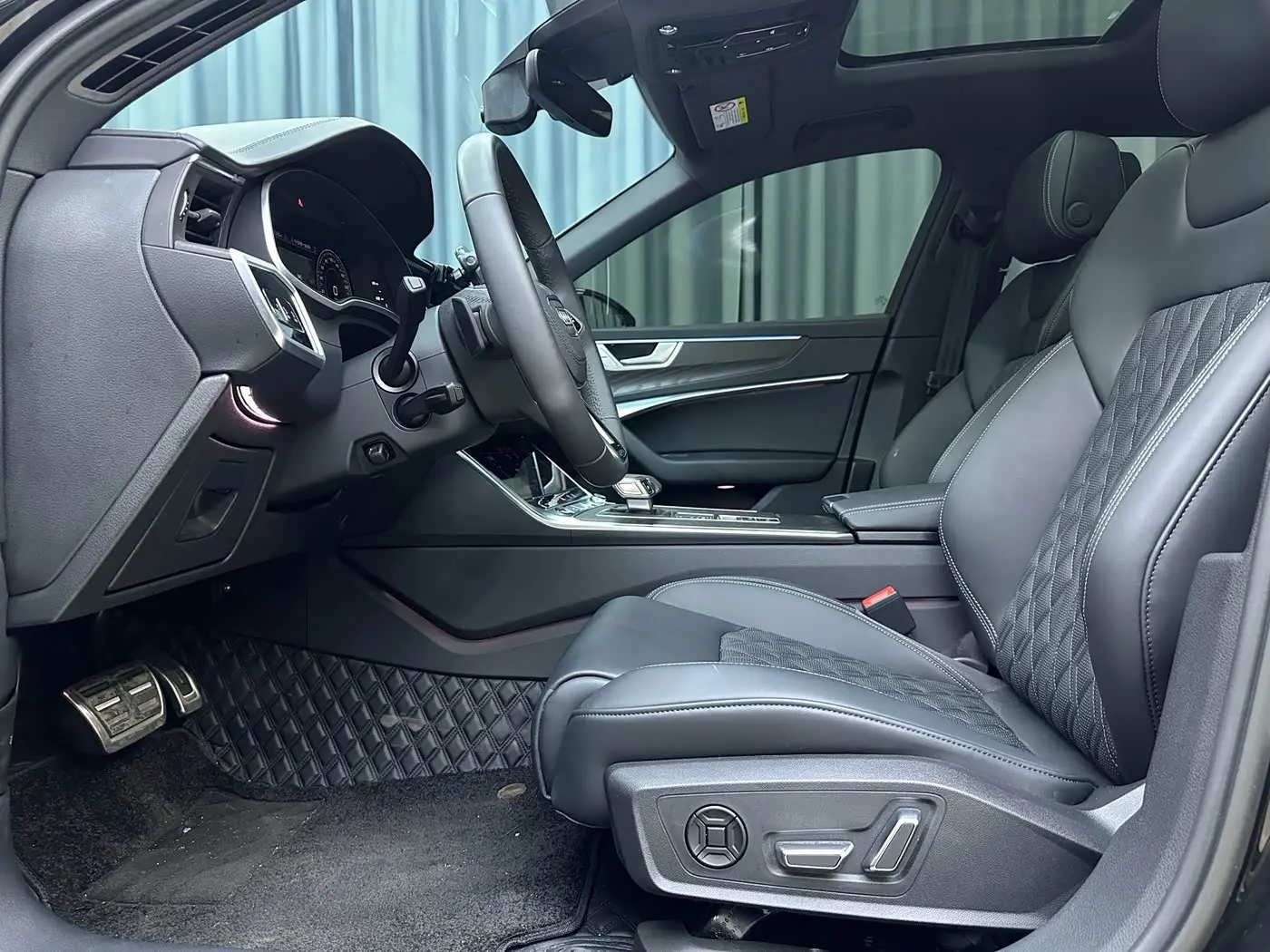 Audi A6L 2025 — Photo 7/20