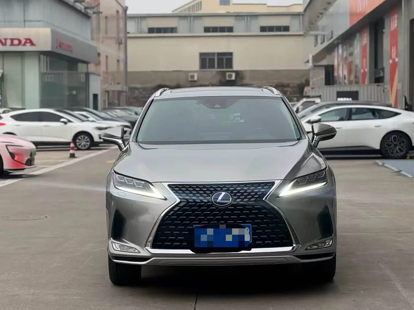 Lexus RX 2019 — Photo 2/8