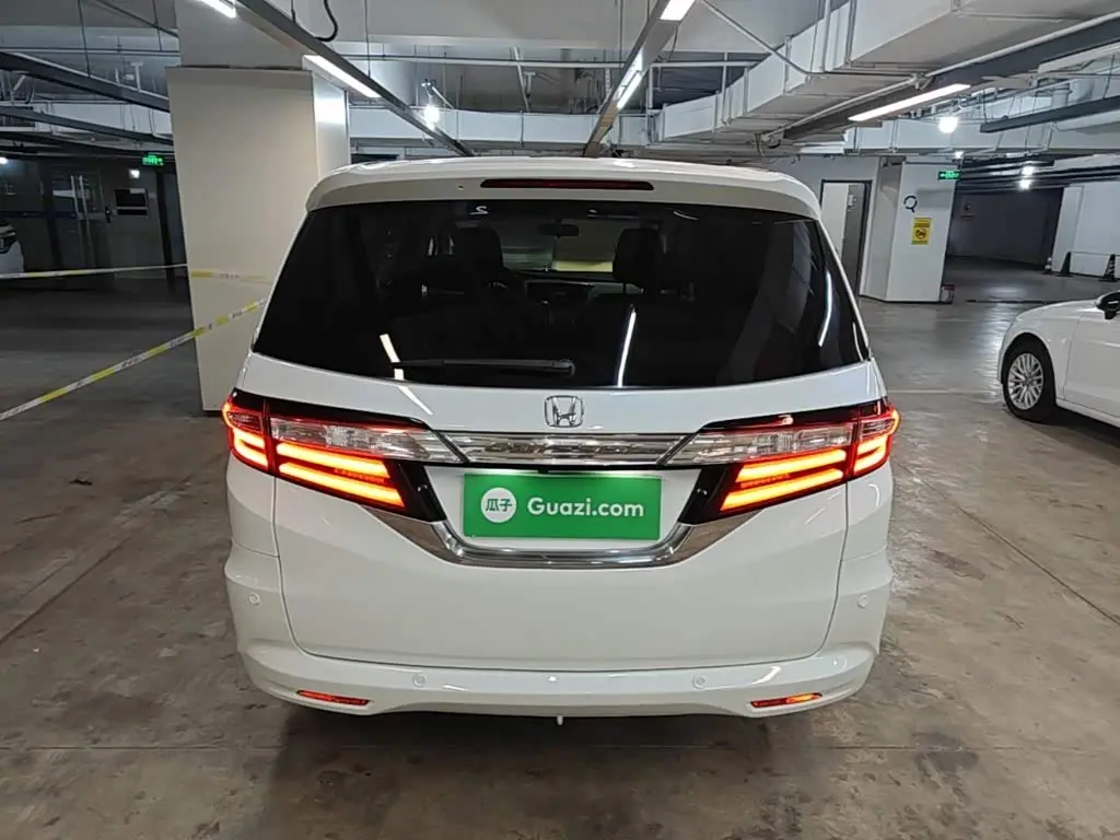 Honda Odyssey 2015 — Фото 6/20