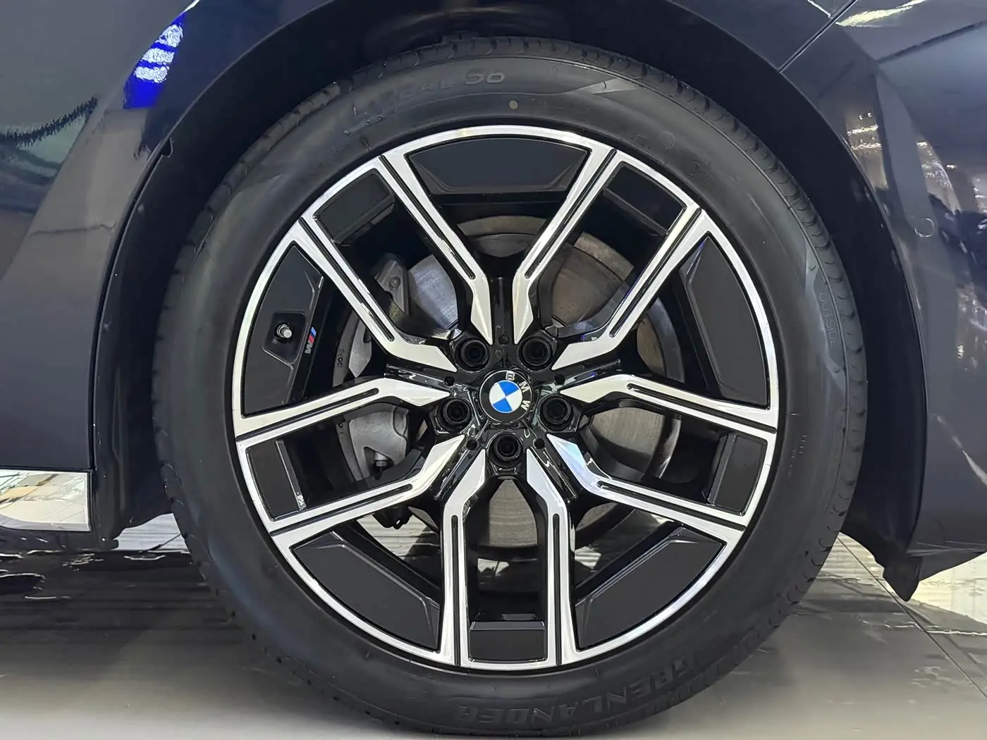 BMW 7 Series 2025 — Photo 18/18