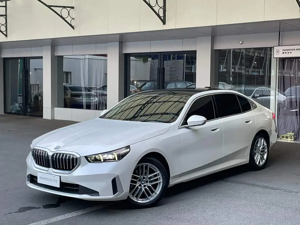 BMW 5 Series, 2024