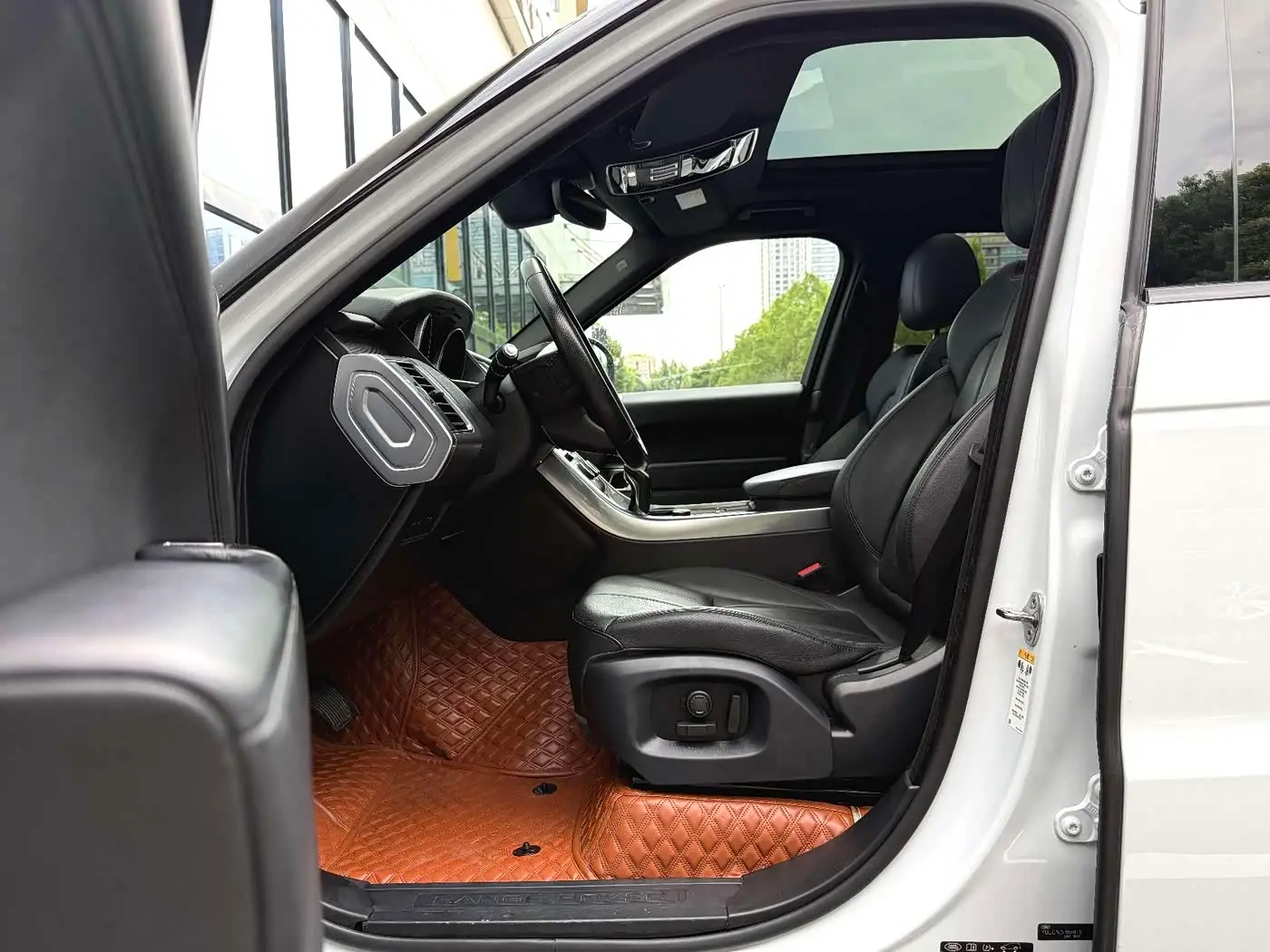 Land Rover Range Rover Sport 2017 — Photo 12/20