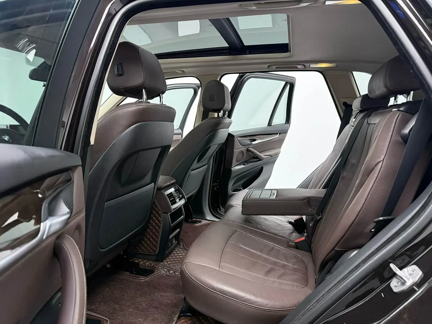 BMW X5 2015 — Photo 2/9