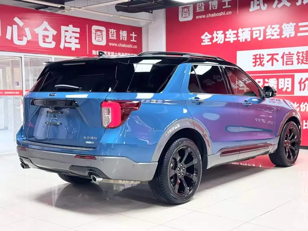 Ford Explorer 2021 — Photo 5/9