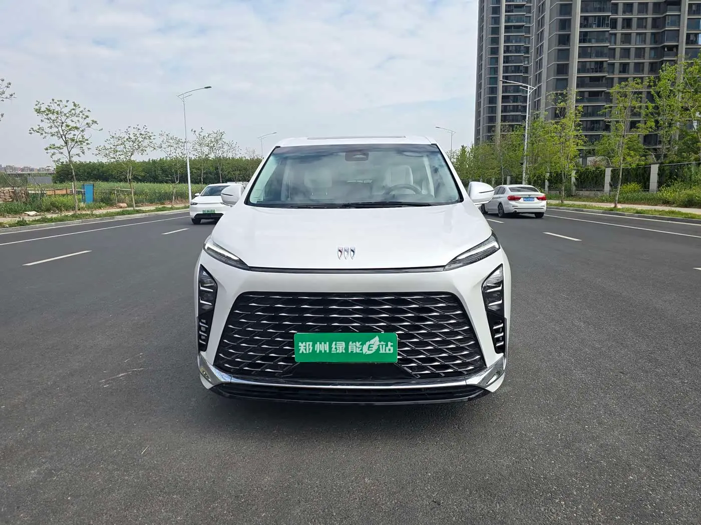 Buick GL8 New Energy 2024 — Photo 2/9