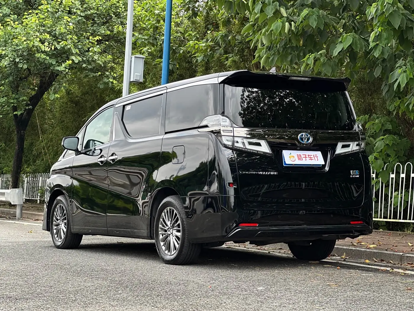 Toyota Vellfire 2023 — Photo 9/19