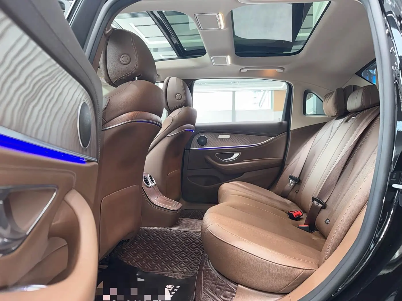 Mercedes-Benz E-Class 2021 — Photo 5/8