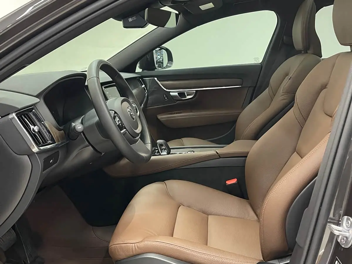 Volvo V90 2025 — Photo 15/19