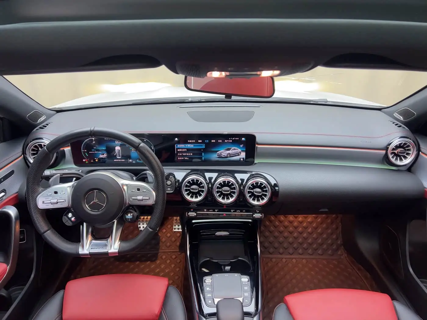 Mercedes-Benz A-Class AMG 2023 — Фото 6/16