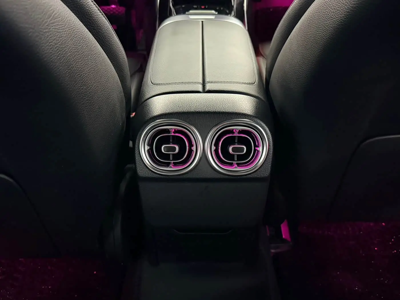 Mercedes-Benz C-Class 2024 — Фото 16/18