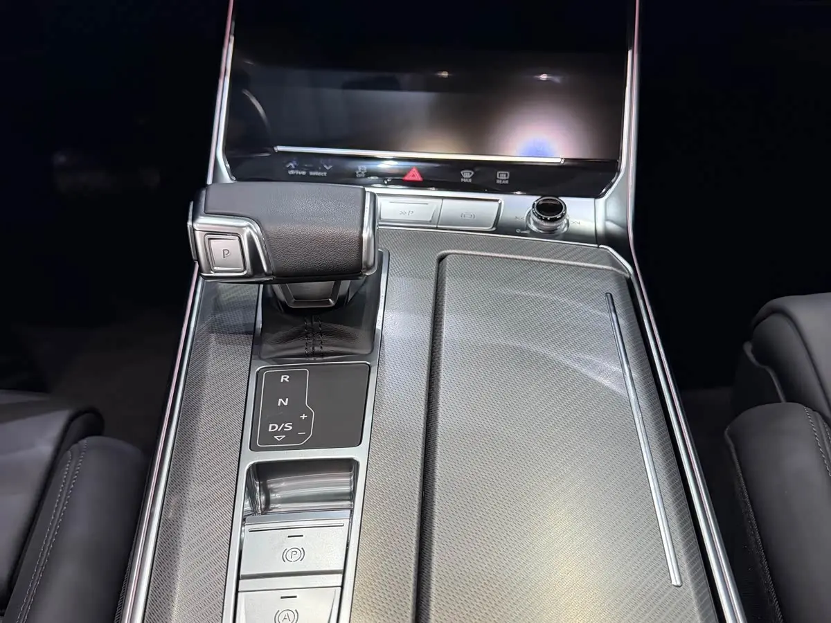 Audi A7 2023 — Фото 11/20