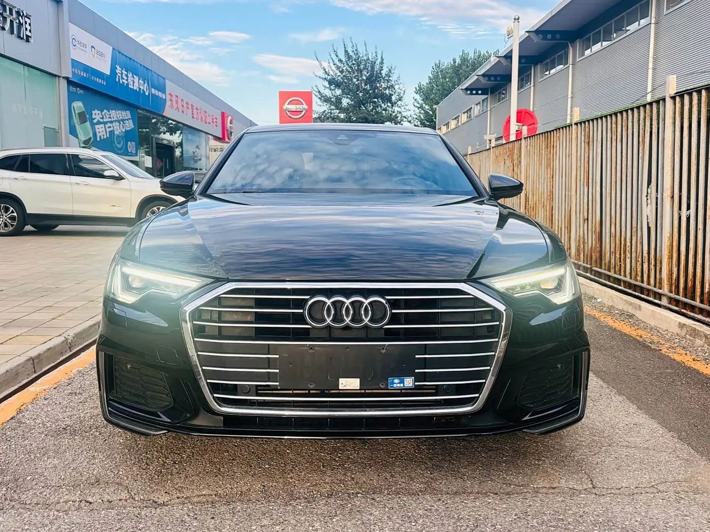 Audi A6L 2021 — Photo 2/17
