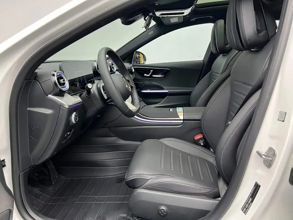 Mercedes-Benz C-Class 2025 — Фото 13/20