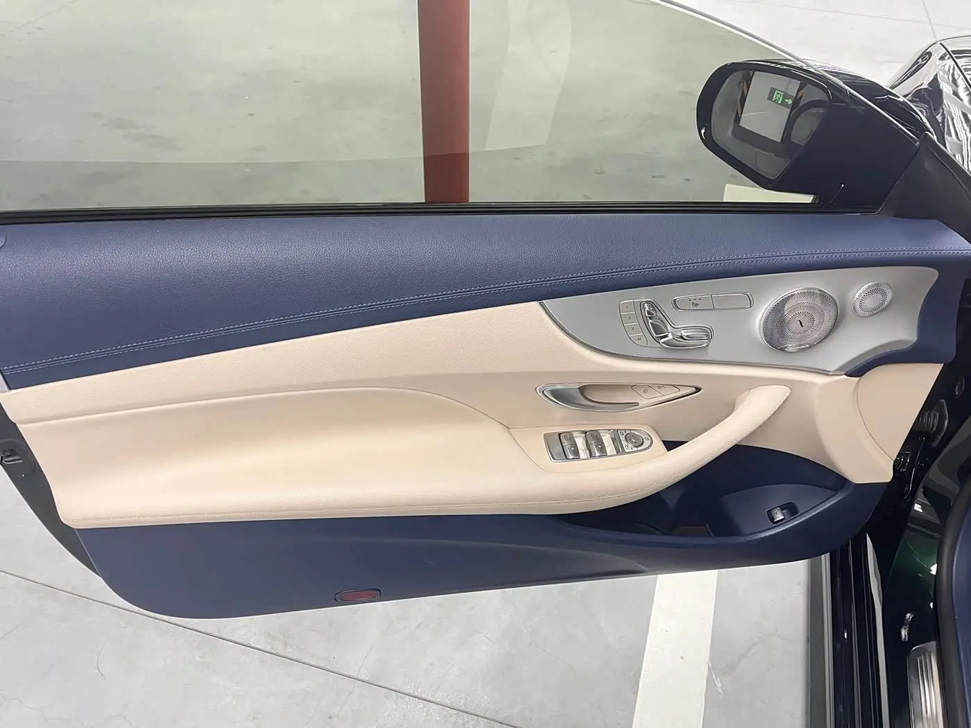 Mercedes-Benz E-Class 2022 — Photo 5/15